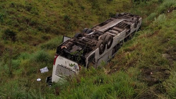 acidente ônibus br-116