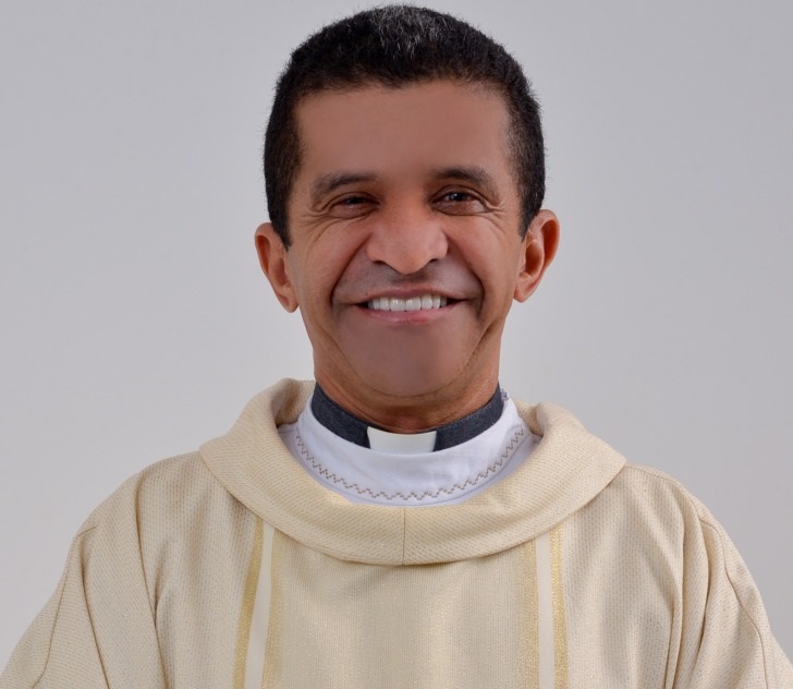  padre do paraná se afasta da vida sacerdotal 