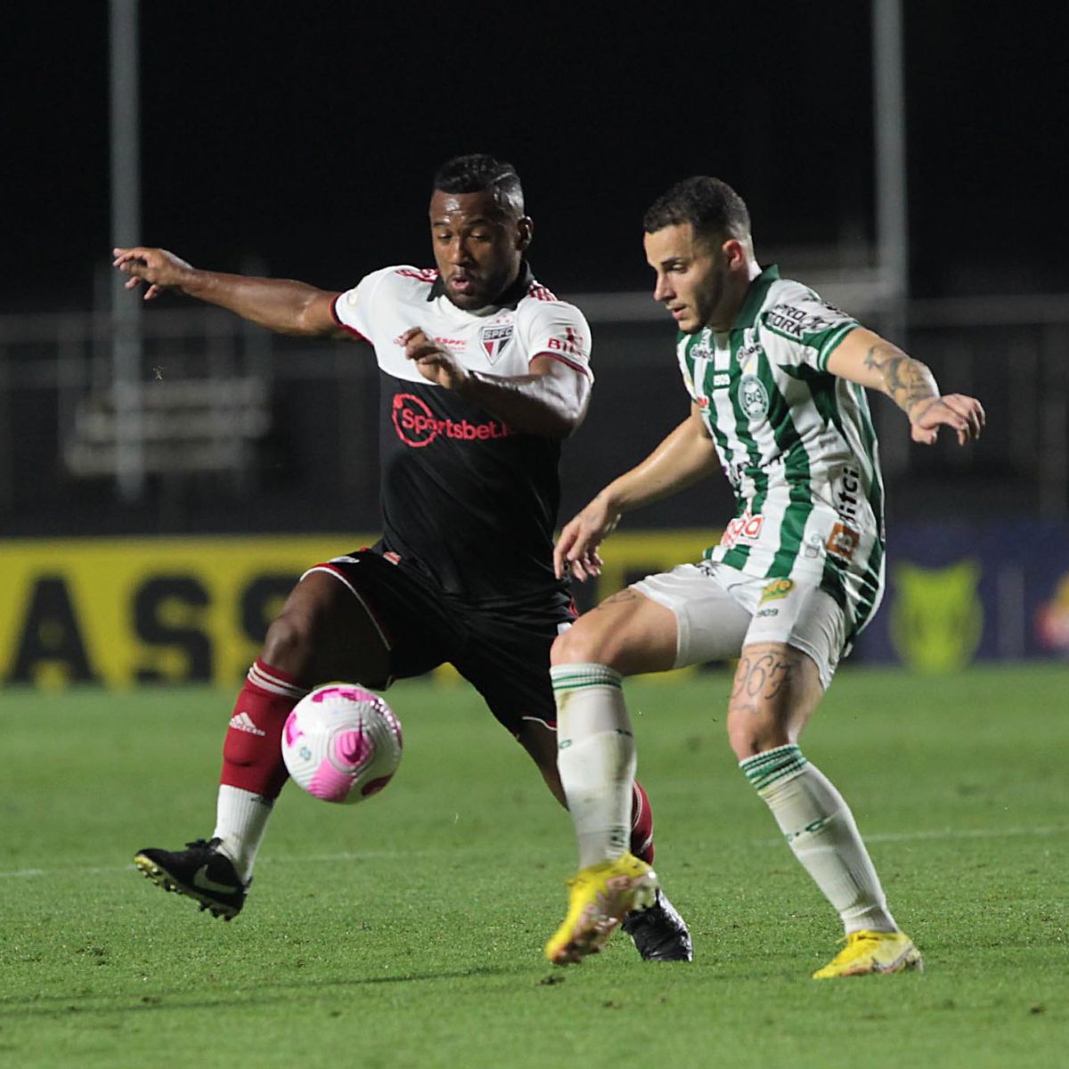  São Paulo e Coritiba jogam no Morumbi em 2022 