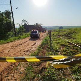 viatura em estrada rural