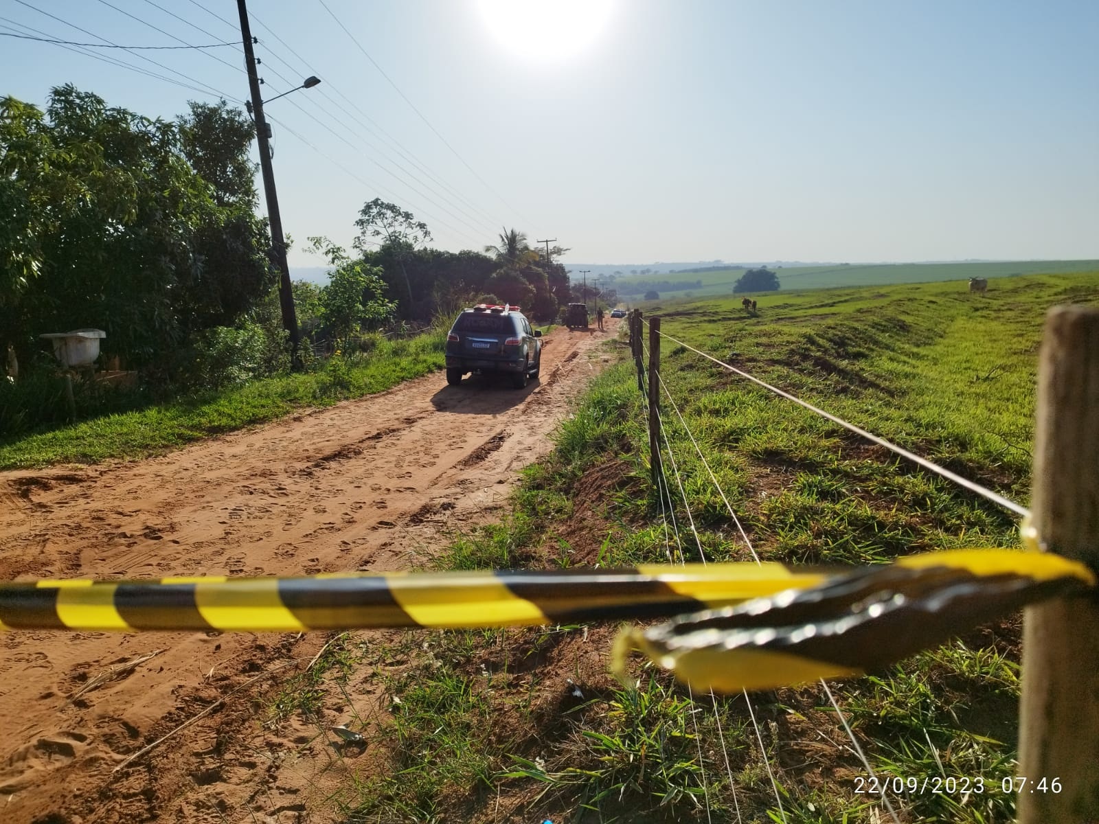  viatura em estrada rural 