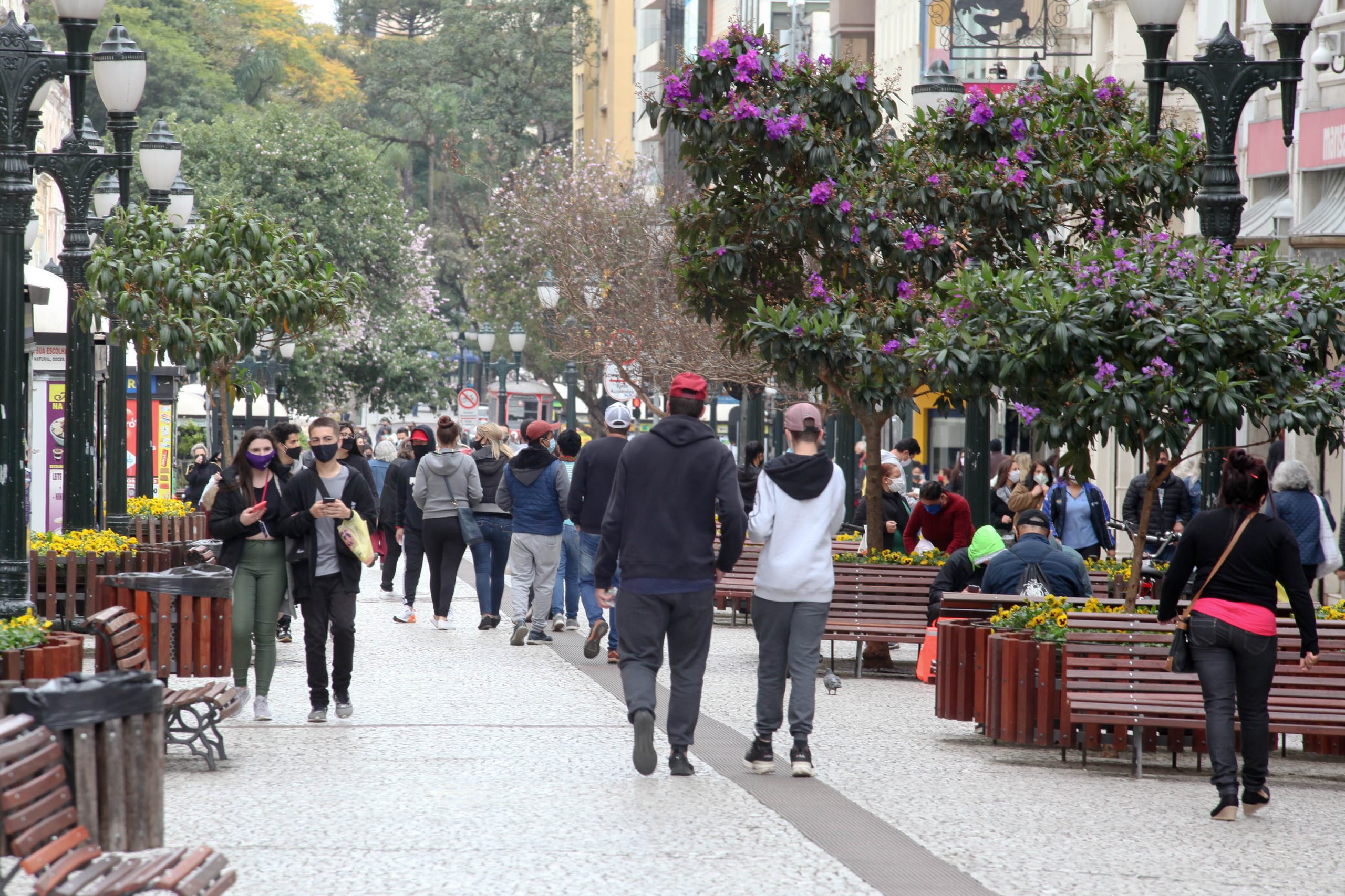  Aumento casos Covid-19 em Curitiba 