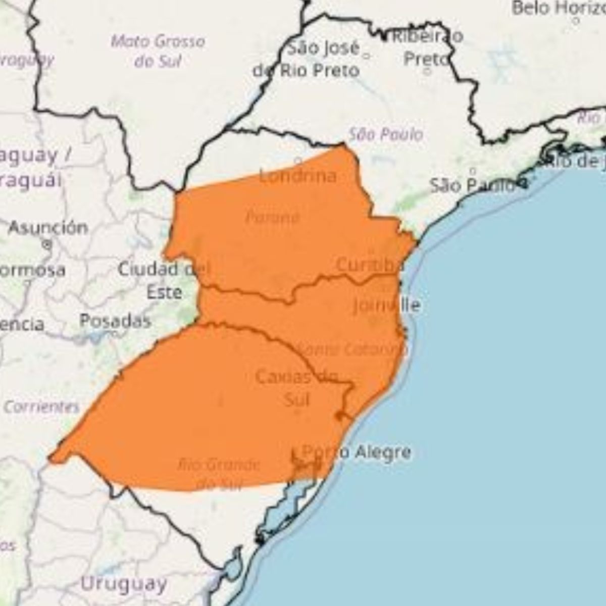 Após tempestades, Cascavel é tomada pela neblina durante madrugada