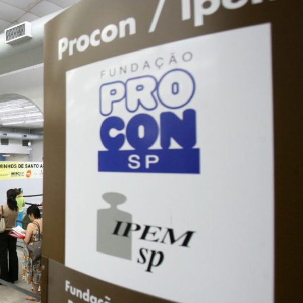 Procon SP conversa com comerciantes para a Black Friday