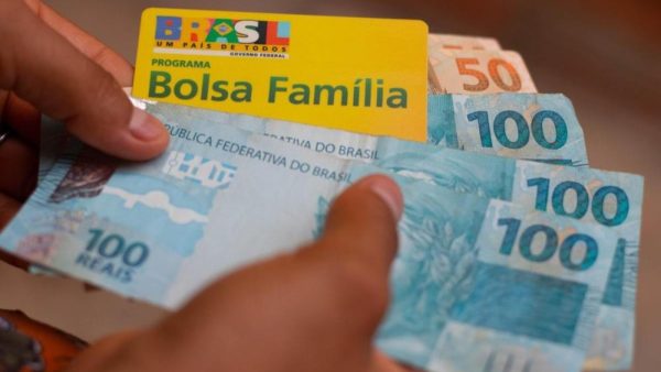 Alimentação com Bolsa Familia