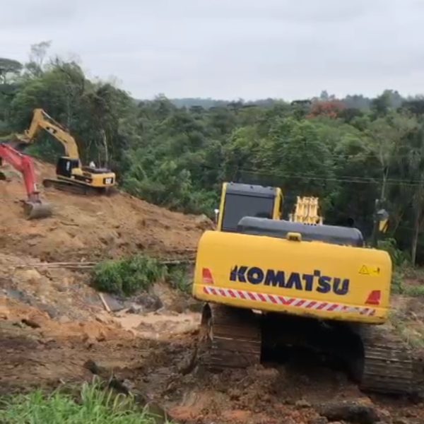 br-476 - asfalto cedeu - temporais - recuperação