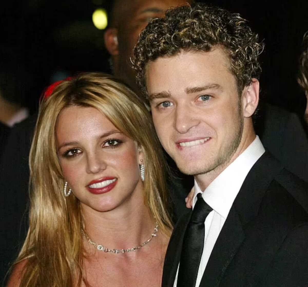 Tudo que já sabemos sobre a biografia de Britney Spears: exploração,  drogas, aborto e namoro com Justin Timberlake