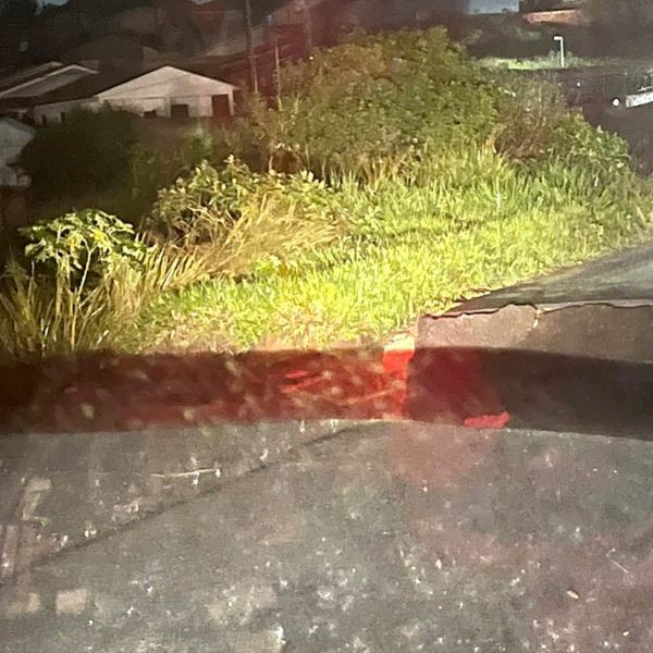 Pavimento da PR-151 cede em Jaguariaíva e tráfego está bloqueado