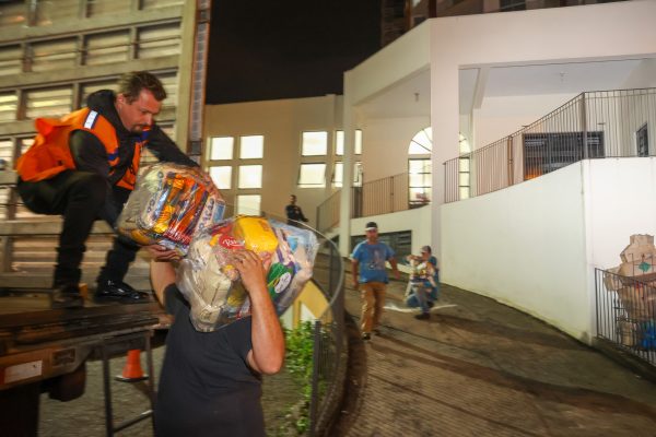 Atingidos pelo temporal no PR: Mais 580 cestas básicas chegam a União da Vitória