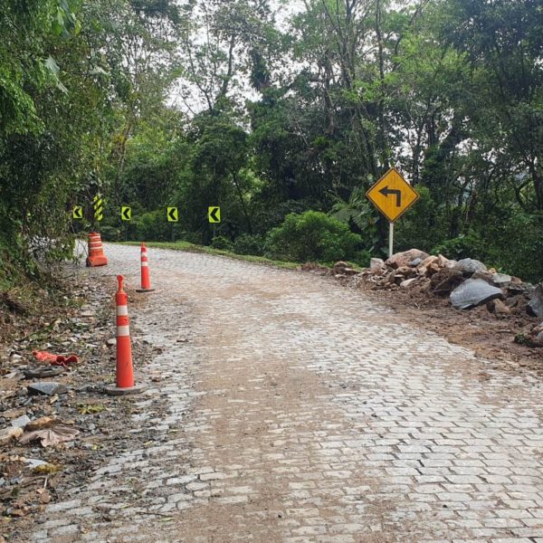 bloqueio estrada da graciosa