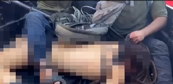 terroristas do hamas colocaram o corpo da jovem na caçamba