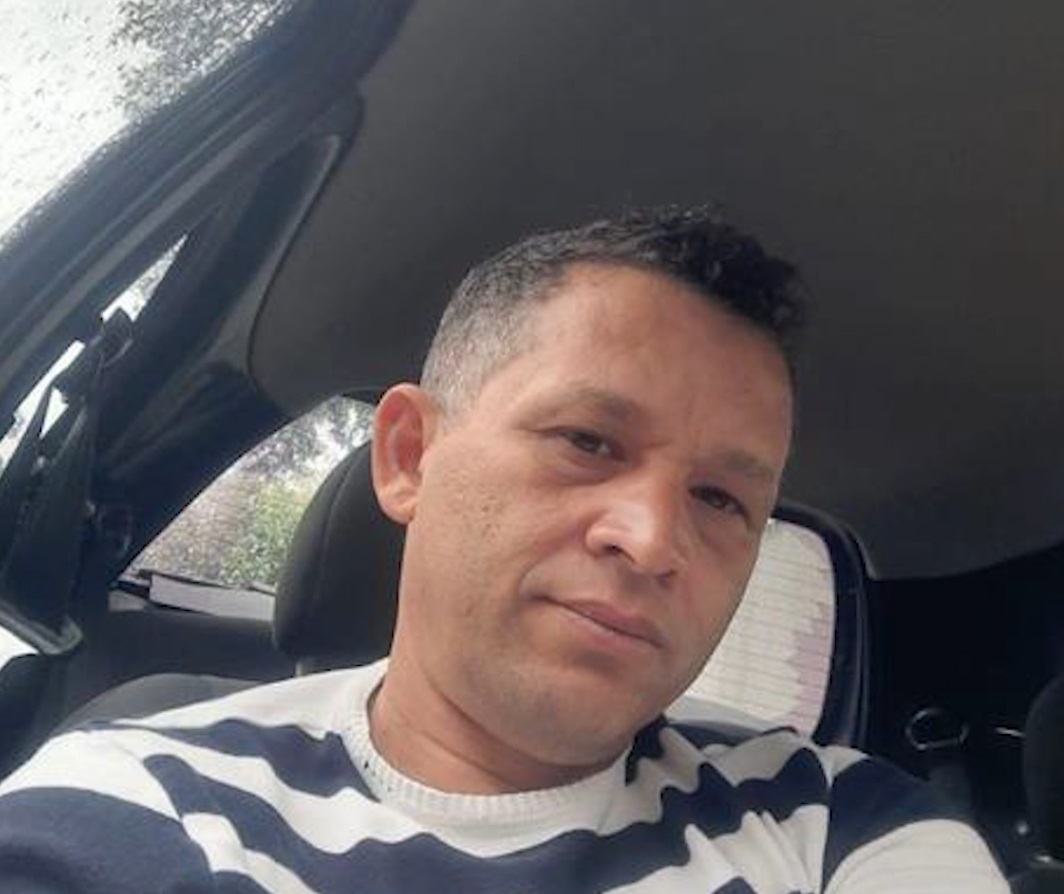  Homem é morto a facadas pelo ex-marido da namorada no Paraná, diz PM 4 