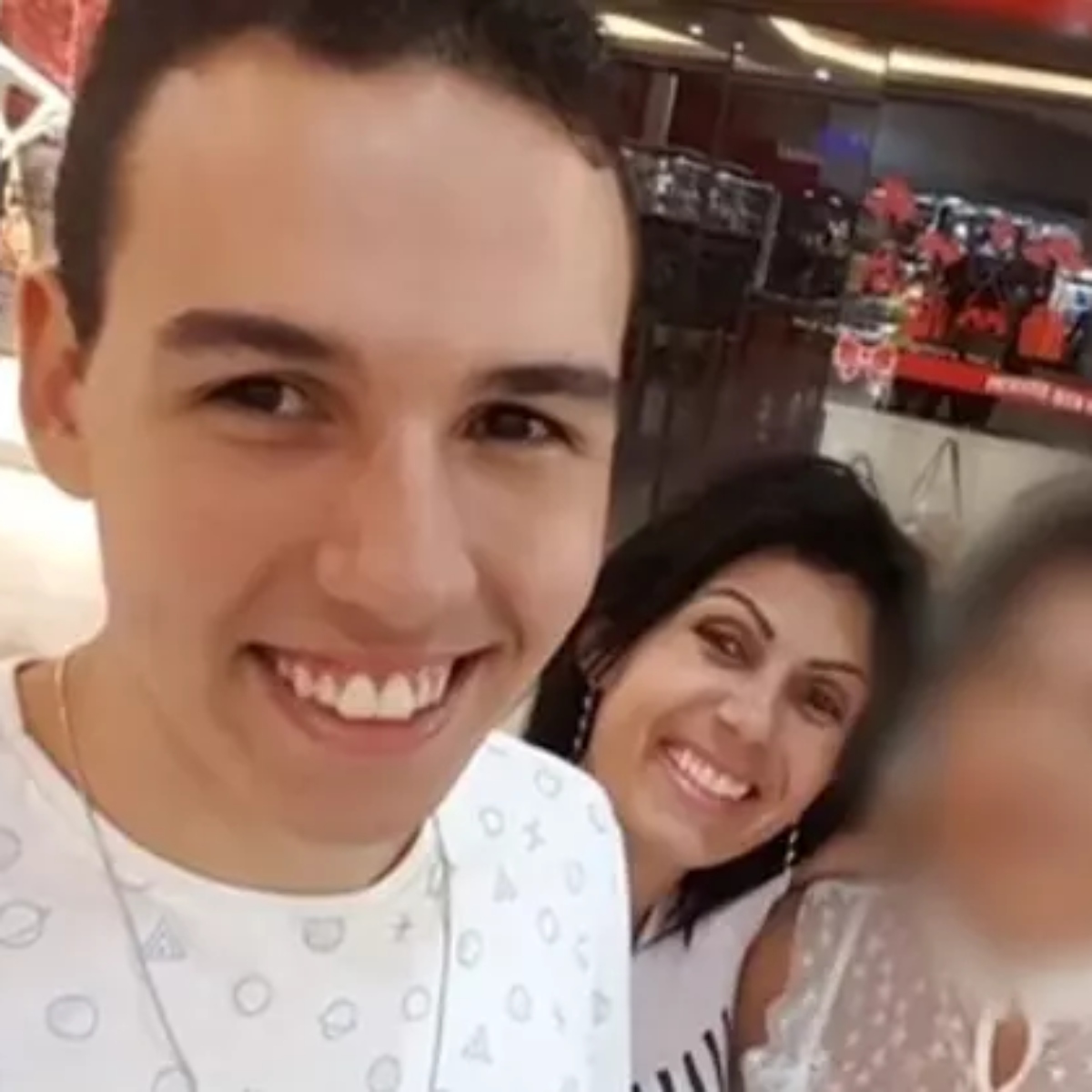  O ex-marido da mulher confessou os assassinatos e indicou o local dos corpos. 