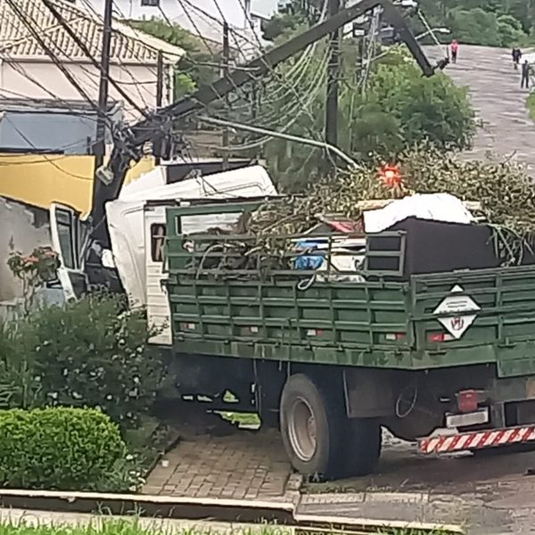 Moradores aprendem como agir em caso de acidente com oleoduto - Prefeitura  de Curitiba