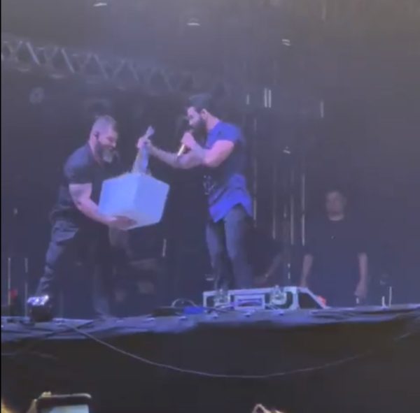 VÍDEO: Gusttavo Lima ganha peixe de presente durante show e agradece: “Nossa janta”