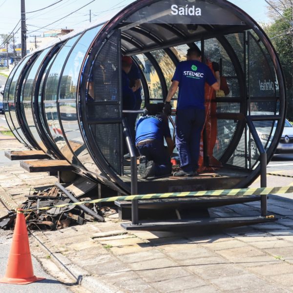 estações-tubo em reforma