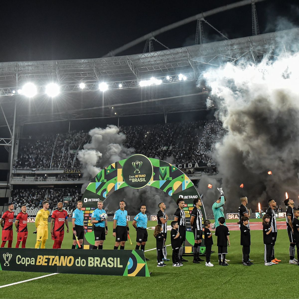 Botafogo x Athletico Nilton Santos 