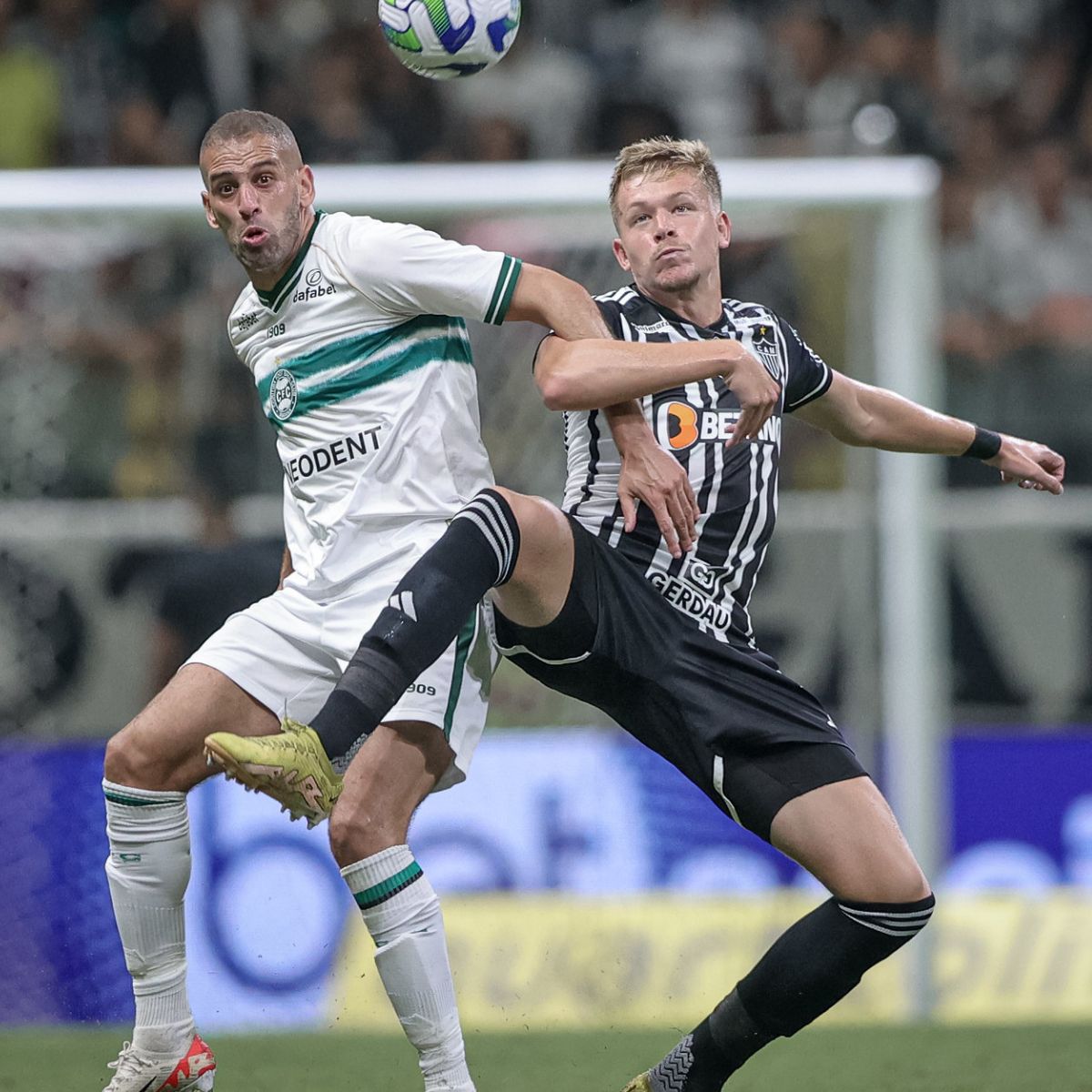  Slimani em Atlético-MG x Coritiba 