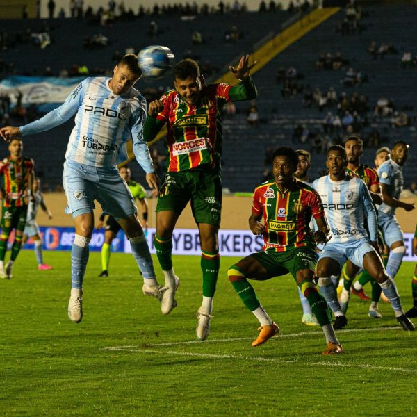 FLA x Velez: A High-Stakes Battle in South American Football
