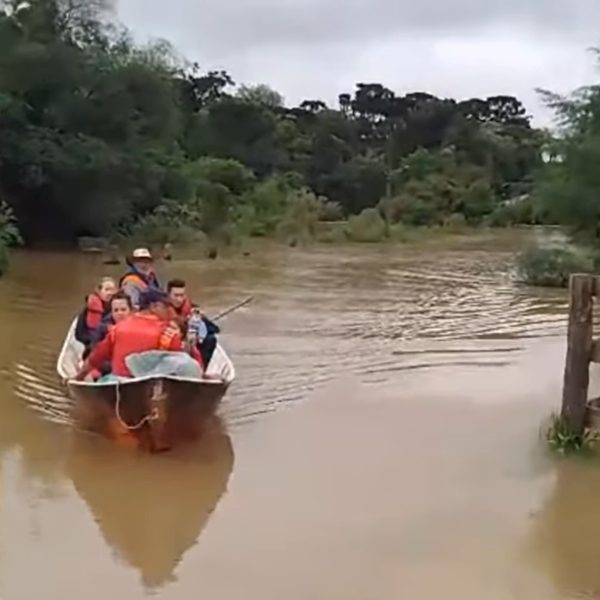 Enchentes afetam mais de 500 familias em rio negro