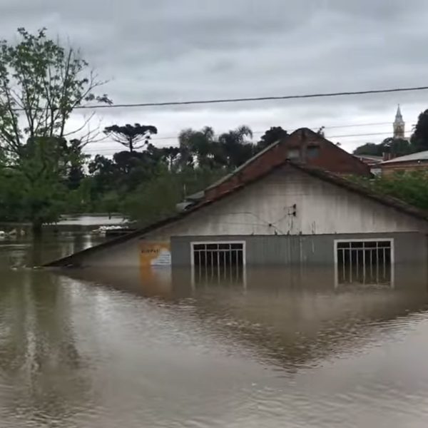 Enchentes afetam mais de 500 familias em rio negro