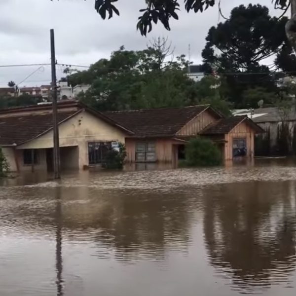  Enchentes afetam mais de 500 familias em rio negro 