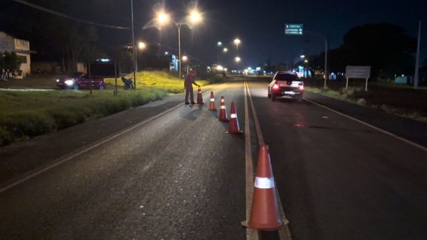 Mulher de 29 anos morre após ser atropelada e motorista foge do local na PR-317