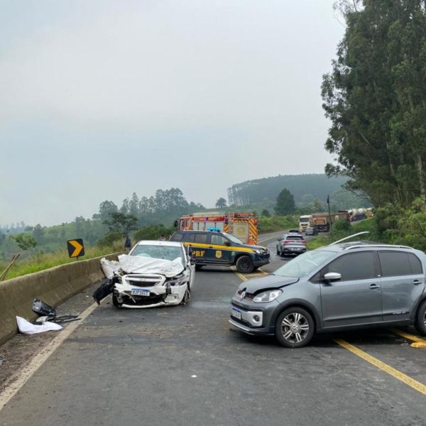 colisão entre dois carros br-376 ortigueira