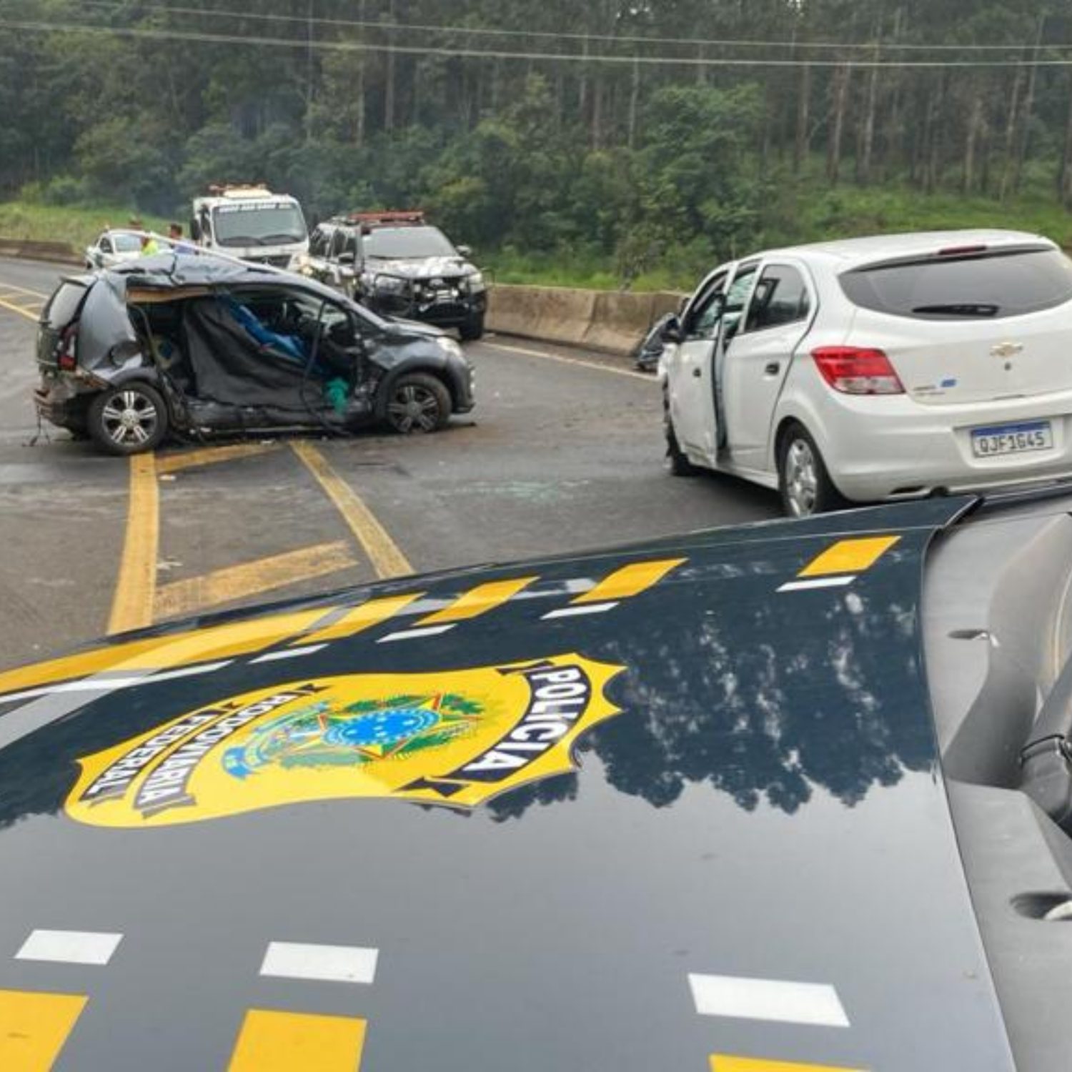  colisão entre dois carros br-376 ortigueira 