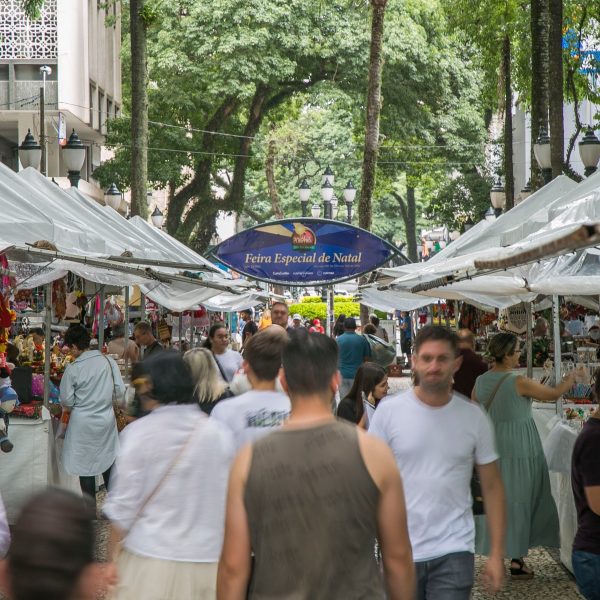 Agenda: Início da programação do natal de Curitiba é o destaque do fim de semana