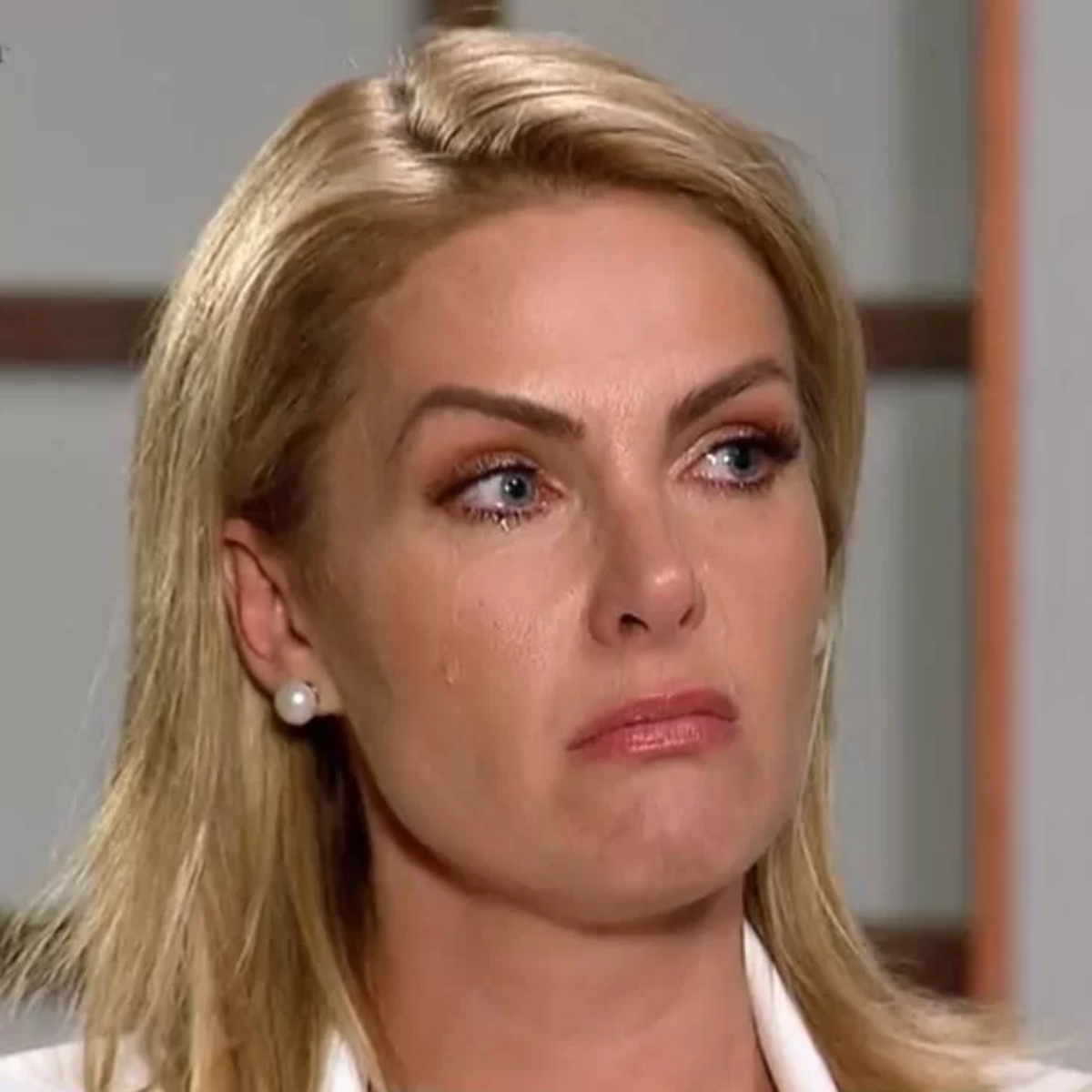  Ana Hickmann desabafa e revela detalhes da briga: “Fiquei bem machucada” 