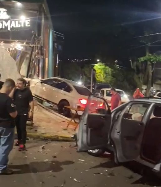 Após acidente de trânsito, BMW invade cervejaria no Paraná; VÍDEO 3