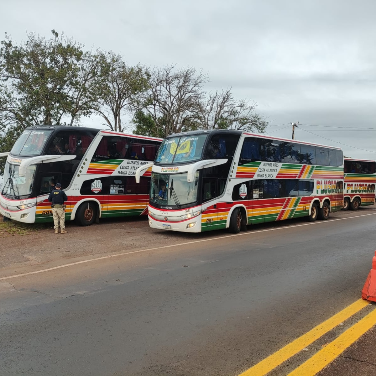 América: Vários ônibus saíram com torcedores do América