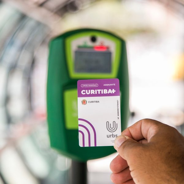 Novo cartão-transporte curitiba+