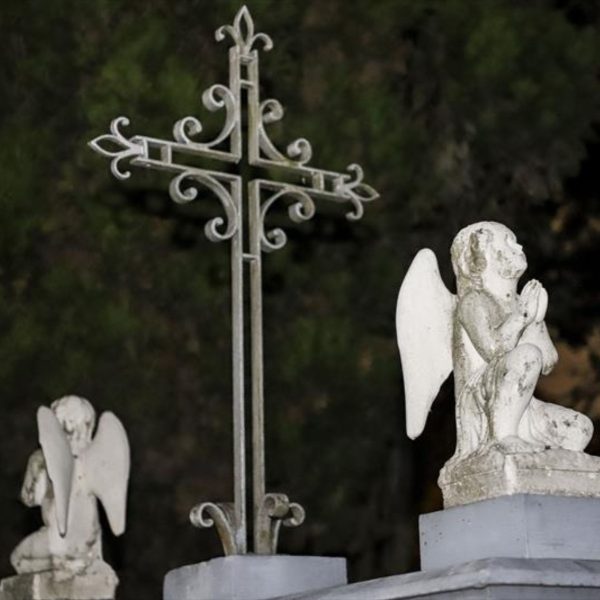 Cemitérios municipais em Curitiba têm programações especiais durante o Dia de Finados