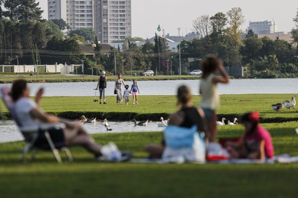 Calor: Curitiba e cidades do Paraná quebram recorde de máxima; confira lista