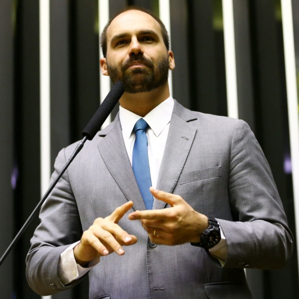 STF dá 15 dias para Eduardo Bolsonaro se explicar por comparar professor a traficante