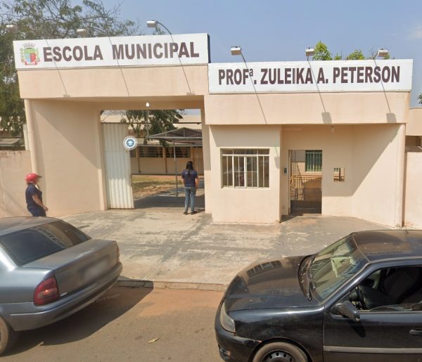 Reboco de teto de escola cai e professores ficam feridos no Paraná