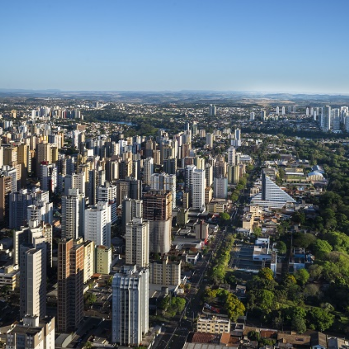  londrina abre e fecha feriado 