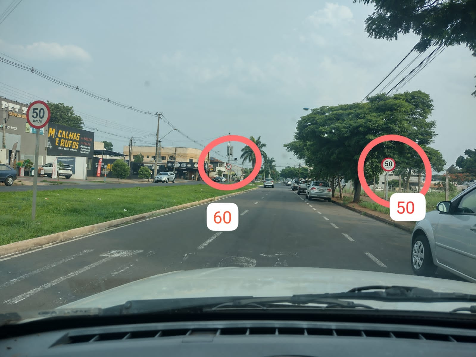  50 ou 60 km/h? Sinalização de avenida do Paraná confunde motoristas; entenda 