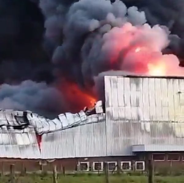 Incêndio de grandes proporções atinge fábrica da Cacau Show