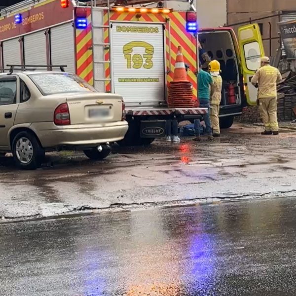 acidente soterrado telhado telhas vigas araucária