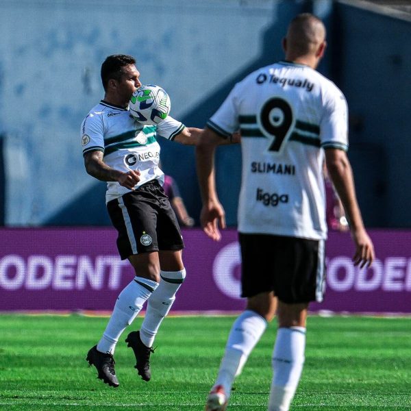 Robson em Coritiba x Cruzeiro