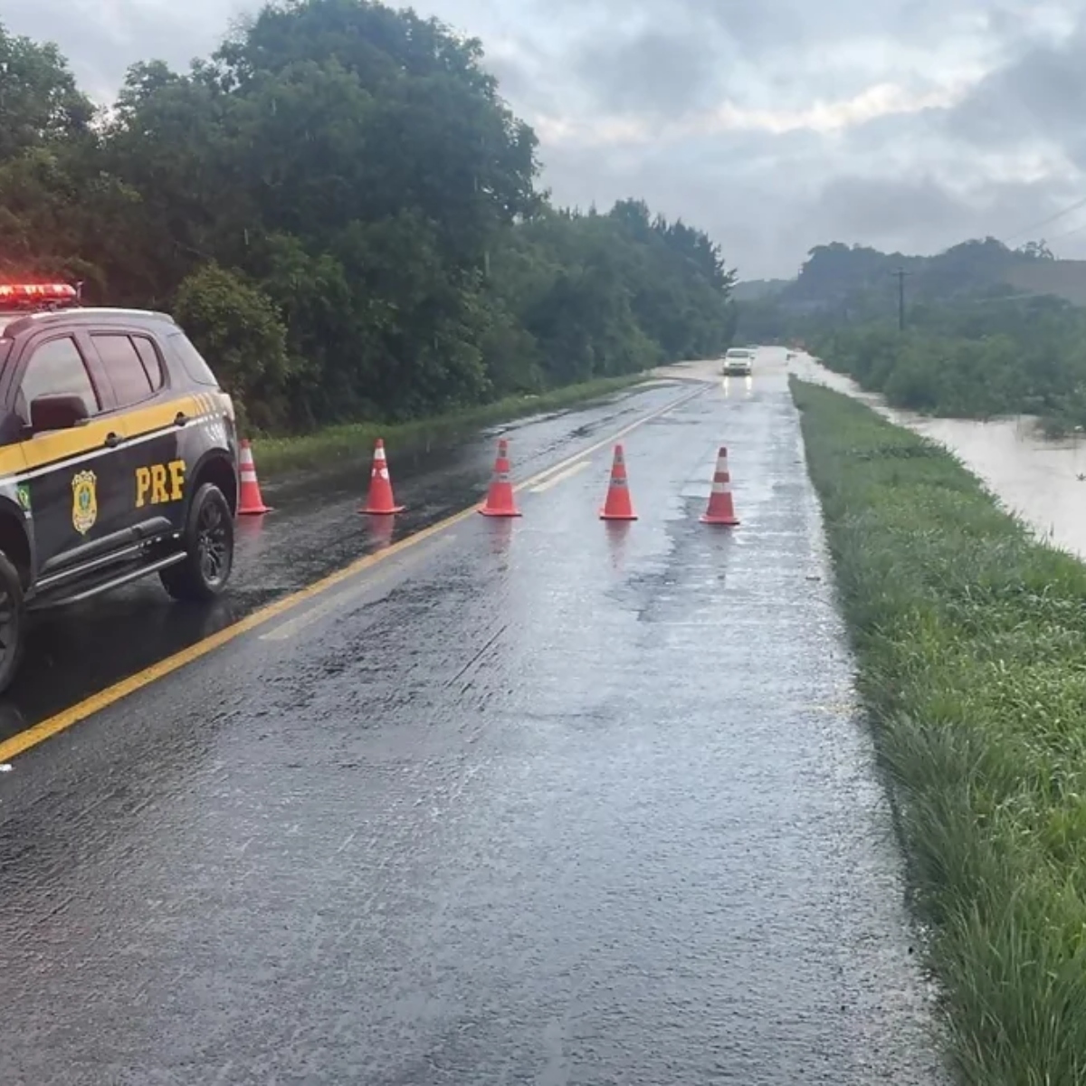  alagamento rodovia br-153 bloqueada 