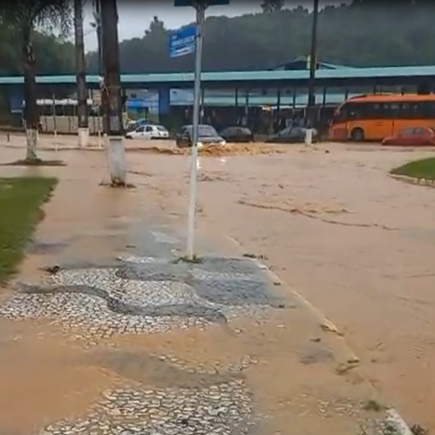  Almirante Tamandaré alagamentos temporal 