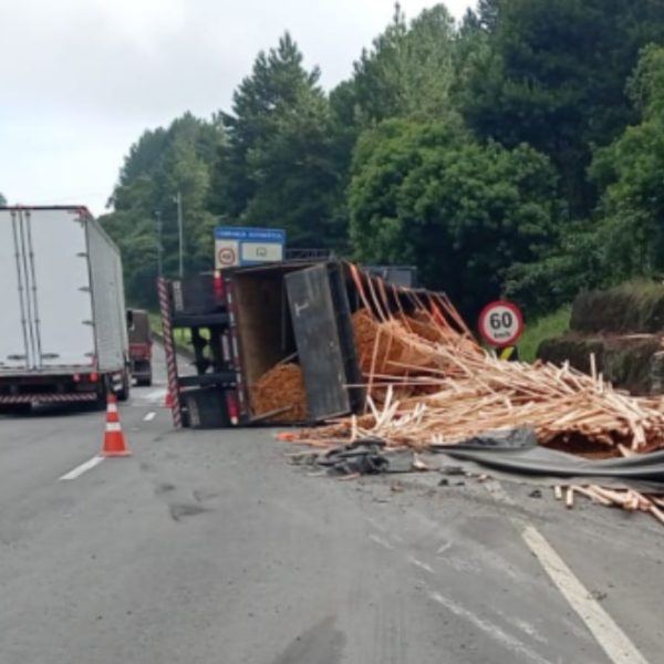 acidente tomba caminhão morre motorista br-116