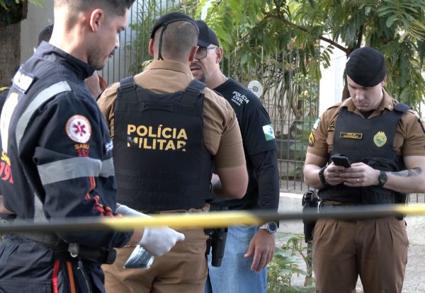 Câmera de segurança flagra discussão e assassinato de jovem no Paraná