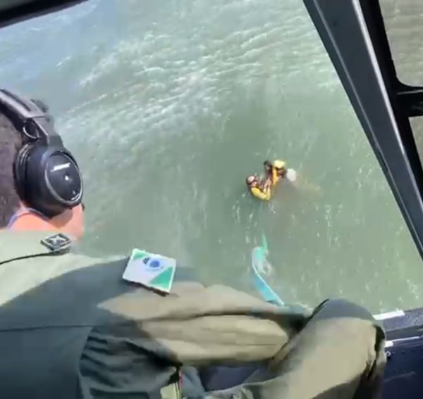 Vítimas de afogamento são resgatadas de helicóptero no Paraná