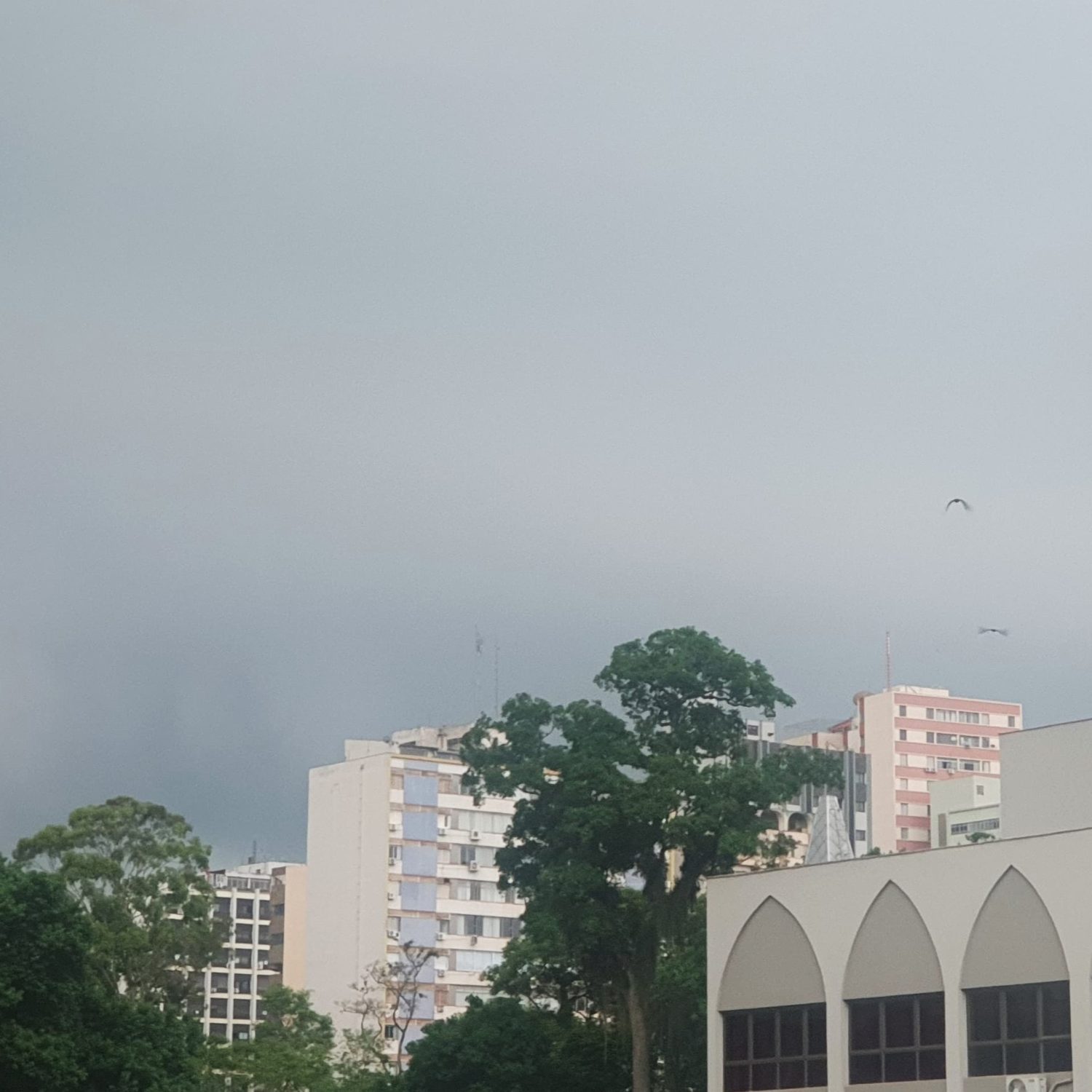  Londrina está em alerta amarelo de tempestade 