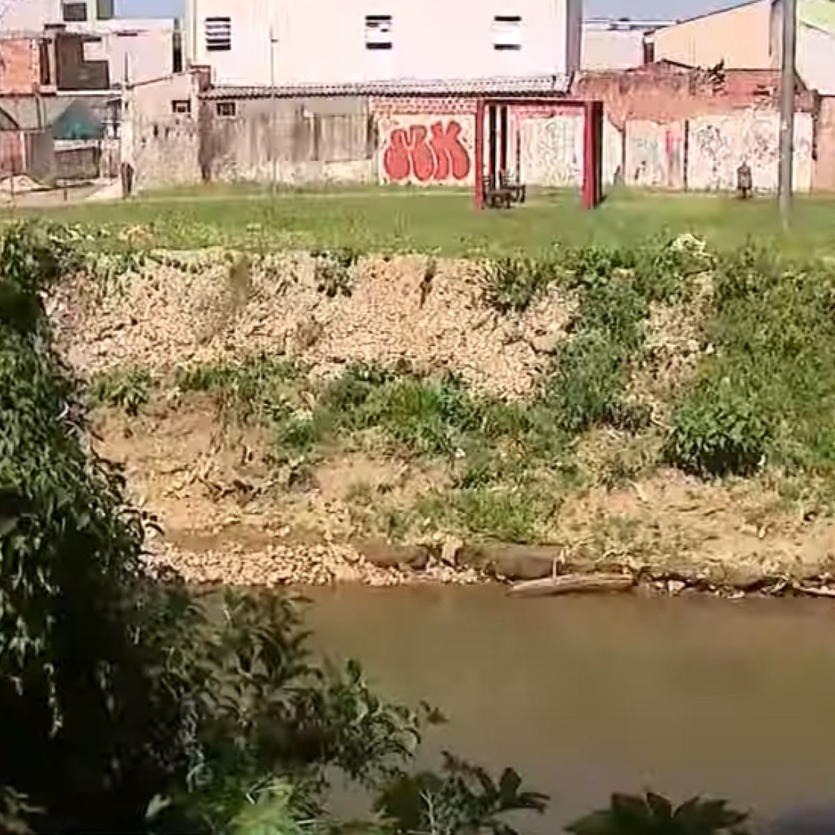  Corpo é encontrado no Rio Barigui 